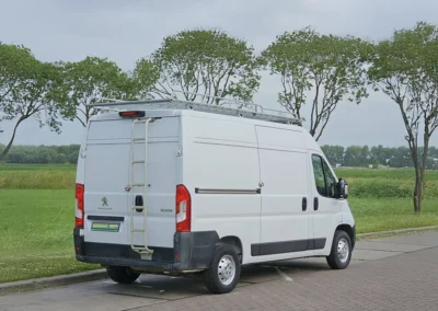 Vyklízení bytů a domů, stěhování a přeprava materiálů.